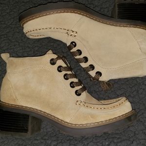 Sam & Libby lace up hiking boot - size 8